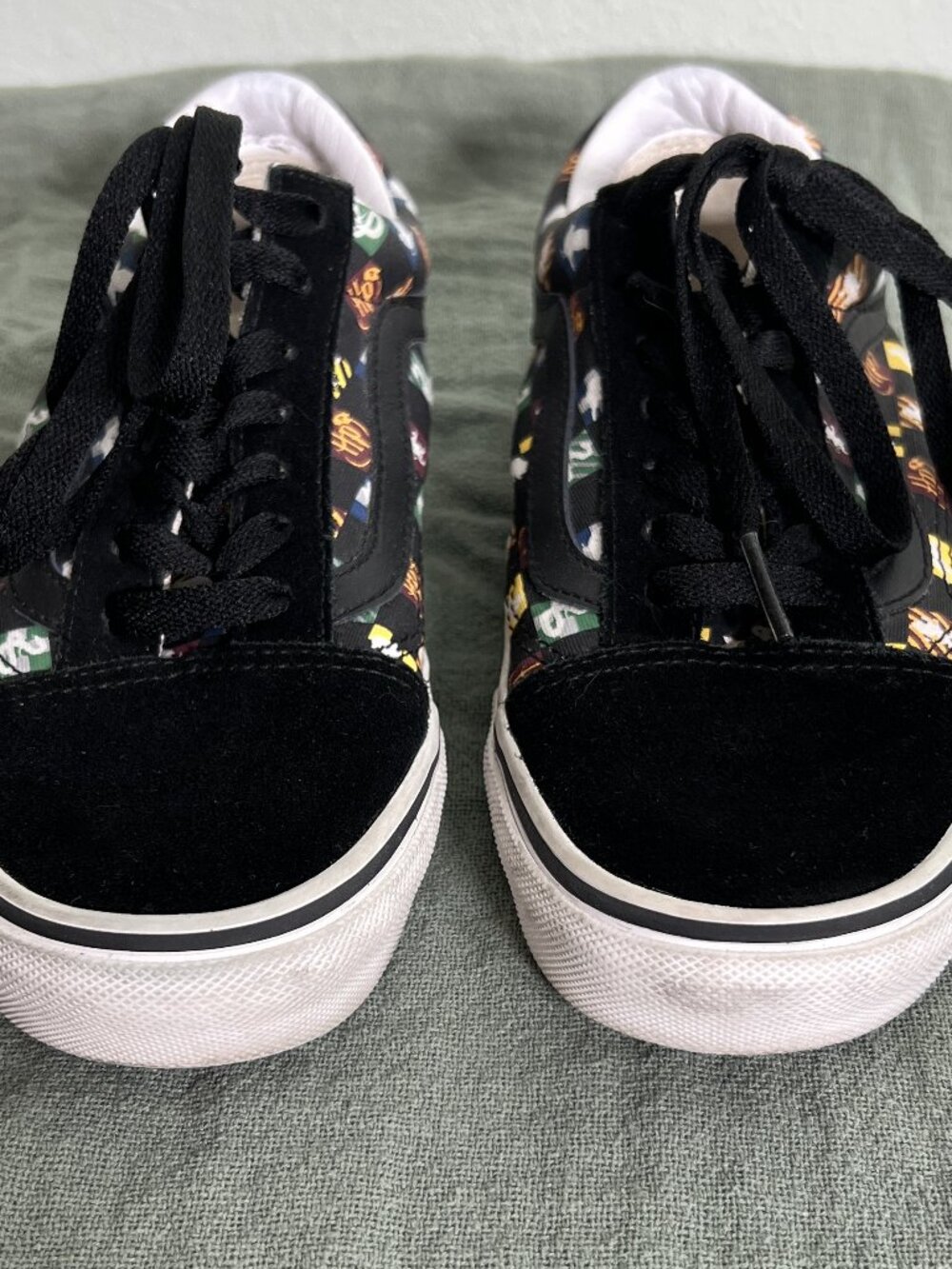 Harry Potter x Vans Old Skool "House Mascots" Sneakers SZ Men: 5.5 Women 7.0